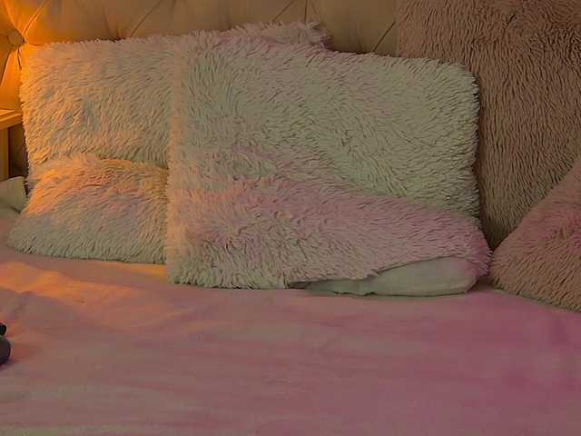 AnaisFoxxy live cam on BongaCams