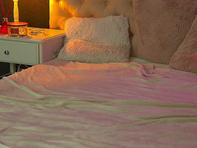 AnaisFoxxy live cam preview