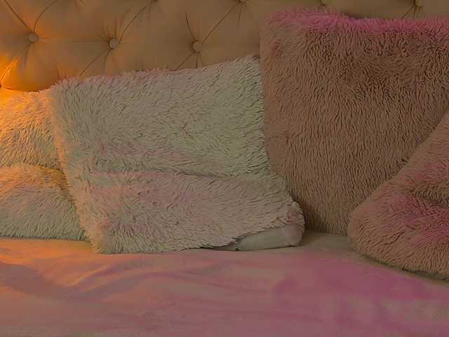 AnaisFoxxy live cam on BongaCams