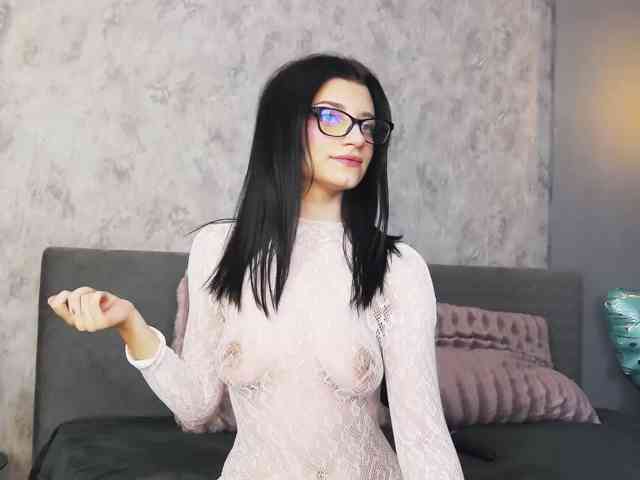 EllyWestt EllyWestt