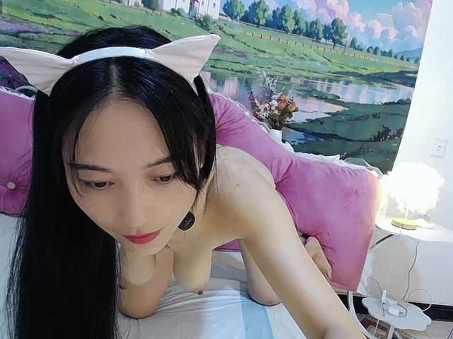 Sunbathingwithkiki