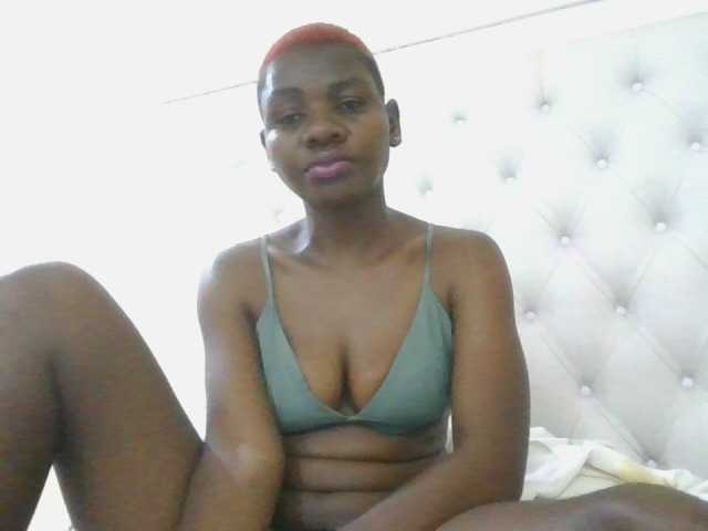 Ladysamantha live cam on BongaCams