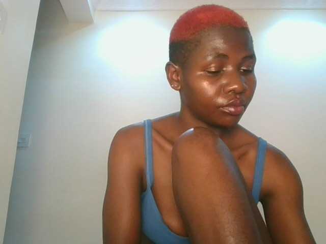 le modèle Ladysamantha est en webcam porno dans un show sur le site bongacams, il possède les tags suivants: Ebony,Brunette,Hairy