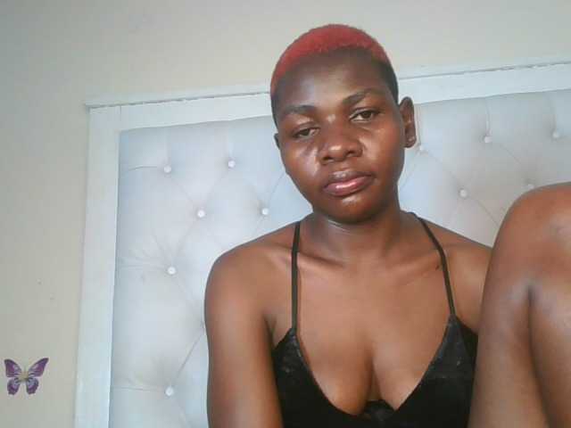 Ladysamantha live cam on BongaCams
