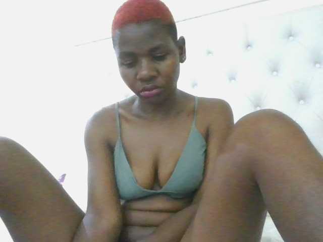 Ladysamantha live cam on BongaCams