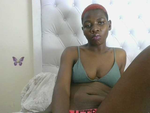 Ladysamantha live cam on BongaCams