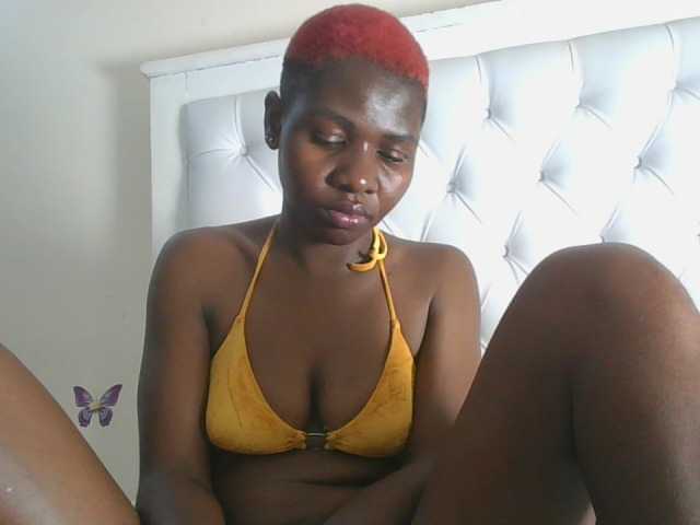 Ladysamantha live cam on BongaCams