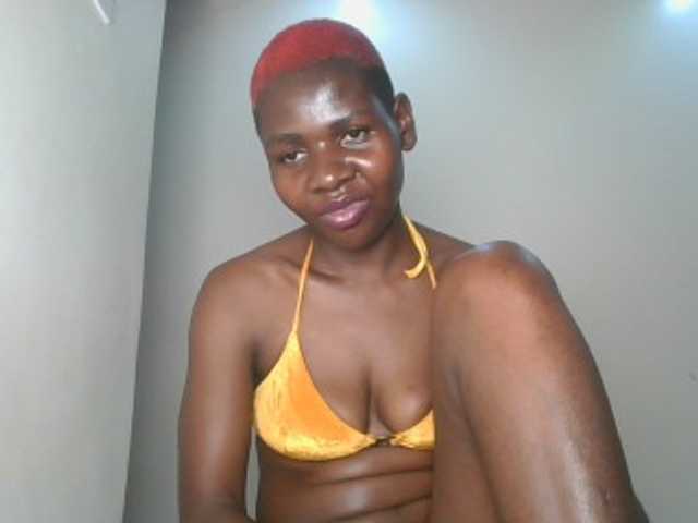 Ladysamantha live cam on BongaCams
