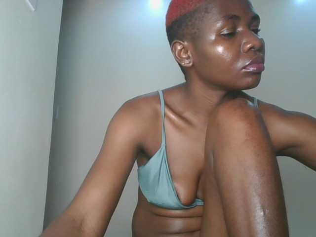 Ladysamantha live cam on BongaCams