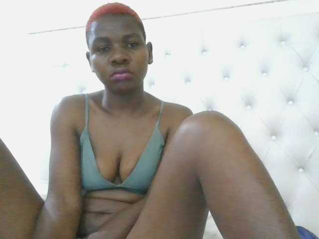 Ladysamantha live cam on BongaCams