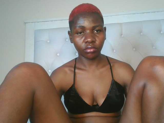 Ladysamantha live cam on BongaCams