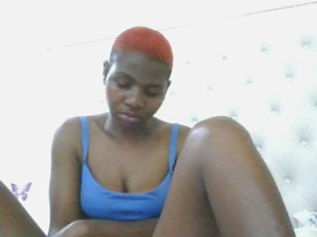 Ladysamantha live cam on BongaCams