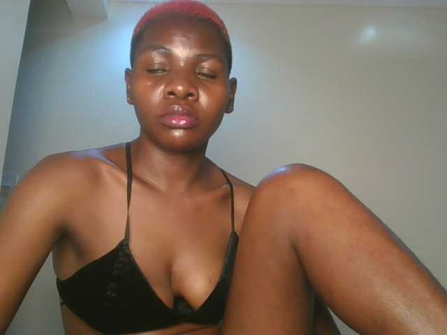 Ladysamantha live cam on BongaCams