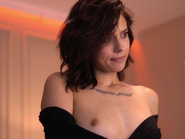 IvyVeil live cam on BongaCams