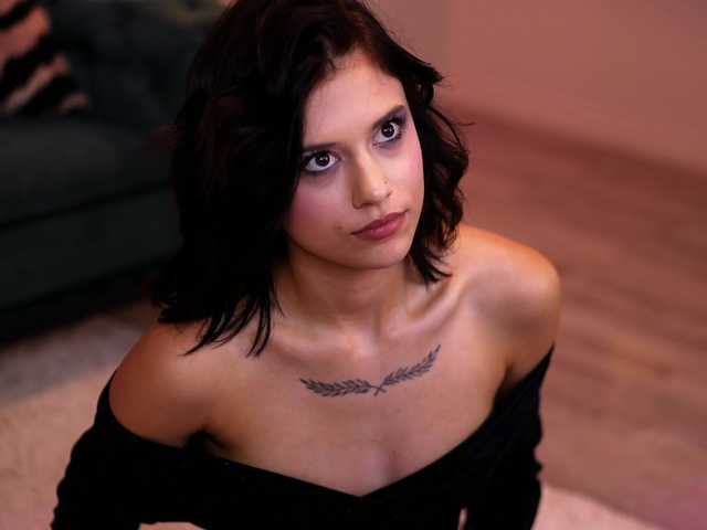 IvyVeil live cam on BongaCams