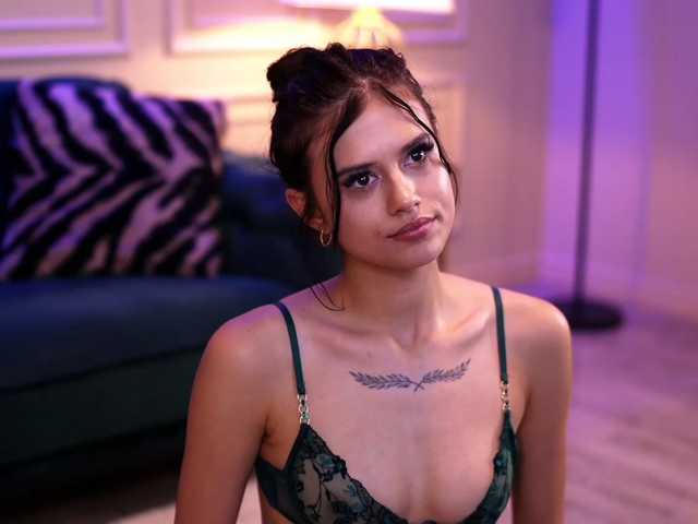 IvyVeil live cam on BongaCams