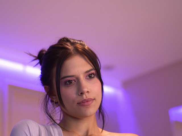 IvyVeil live cam on BongaCams