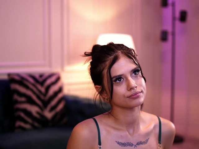 IvyVeil live cam on BongaCams
