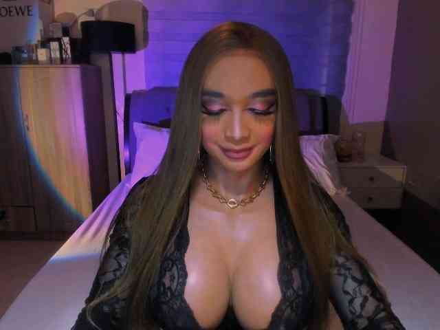 selenawhitmore13 Live Webcam on BongaCams