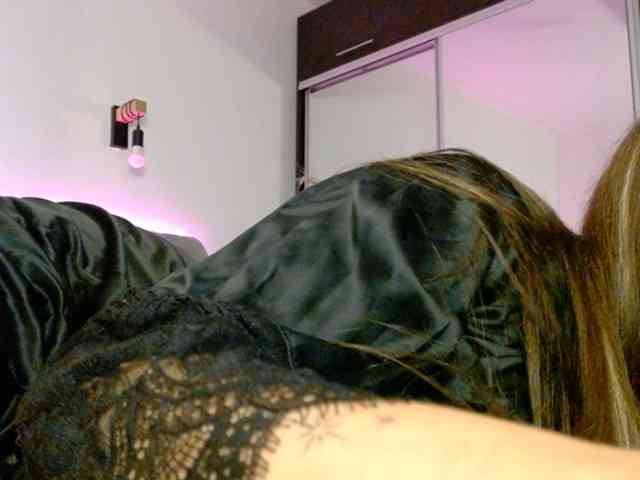 SellenaDiaz webcam
