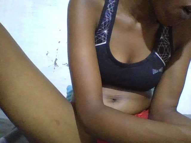 Blackberry83 live cam on BongaCams