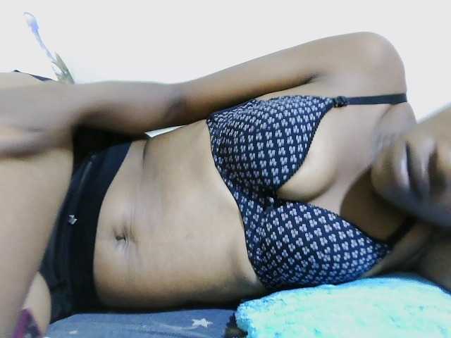 Blackberry83 live cam on BongaCams