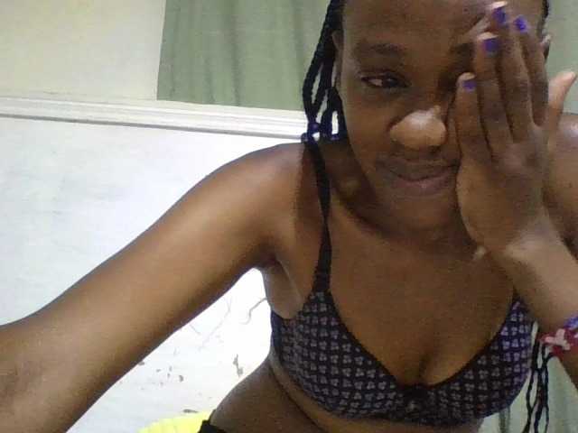 Blackberry83 webcam bongacams model stream image