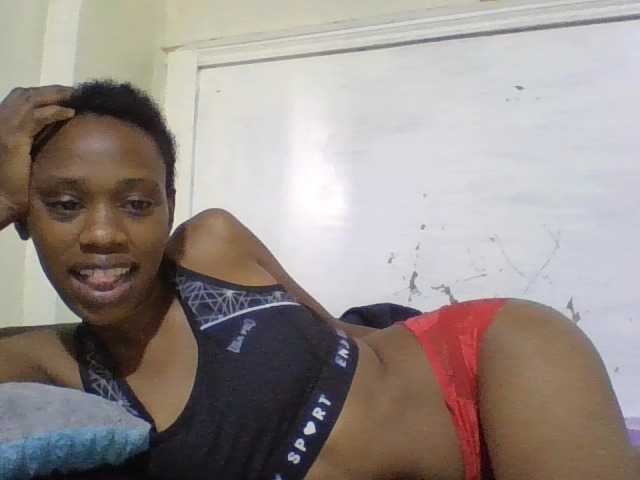 Blackberry83 live cam on BongaCams