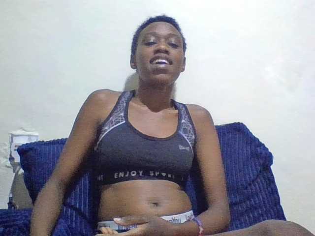 Blackberry83 live cam on BongaCams