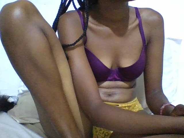 Blackberry83 live cam on BongaCams