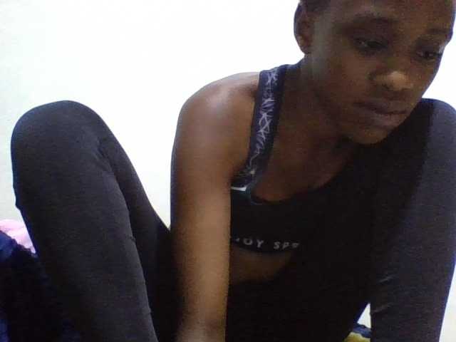 Blackberry83 live cam on BongaCams