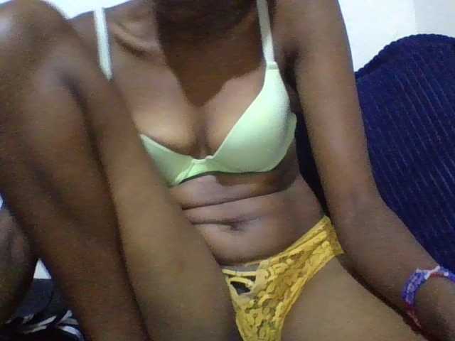 Blackberry83 live cam on BongaCams