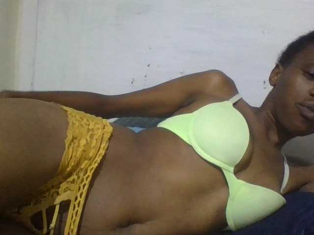 Blackberry83 live cam on BongaCams