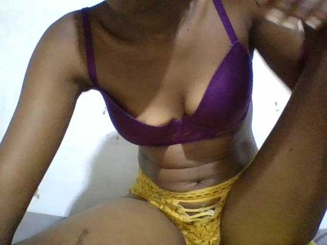 Blackberry83 live cam on BongaCams