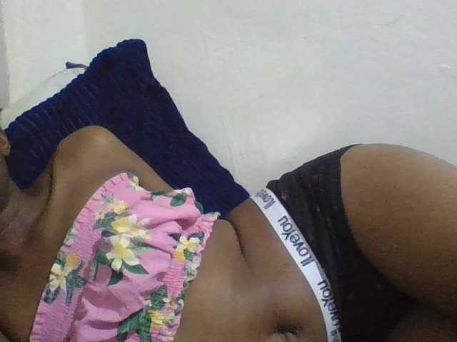 Blackberry83 live cam on BongaCams