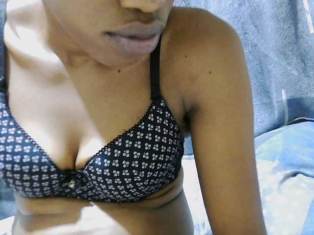 Blackberry83 live cam on BongaCams