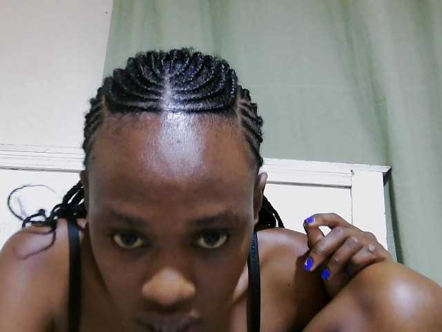 Blackberry83 live cam on BongaCams