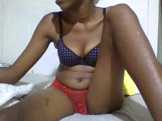 Blackberry83 live cam on BongaCams