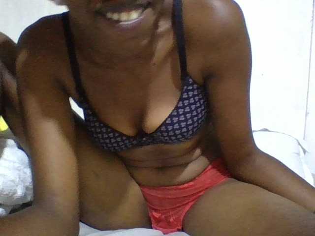 Blackberry83 live cam on BongaCams