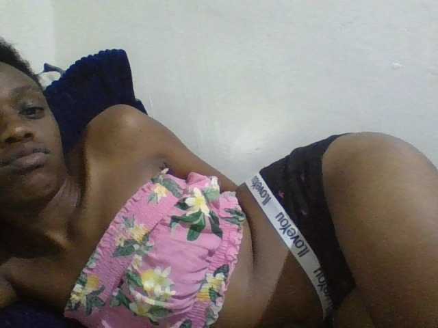 Blackberry83 live cam on BongaCams