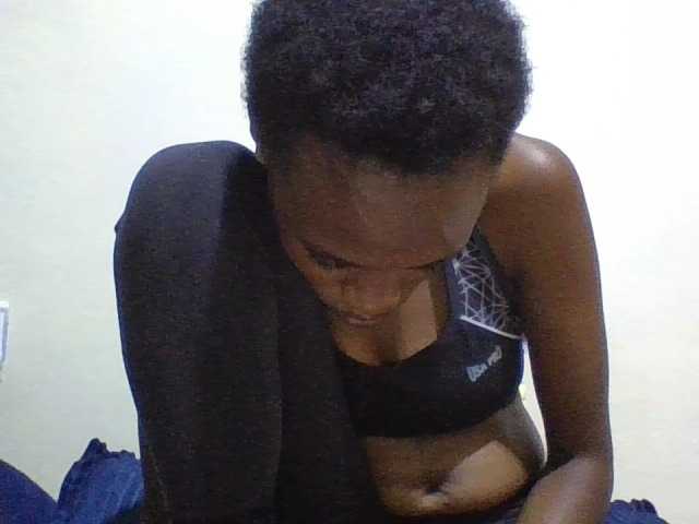 Blackberry83 live cam on BongaCams