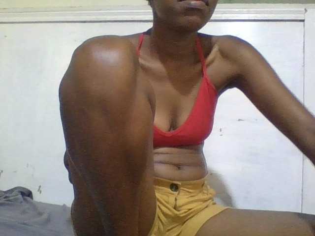 Blackberry83 live cam on BongaCams
