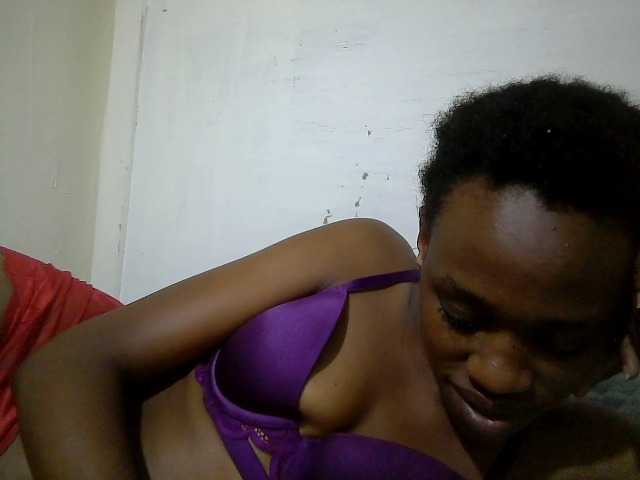 Blackberry83 live cam on BongaCams
