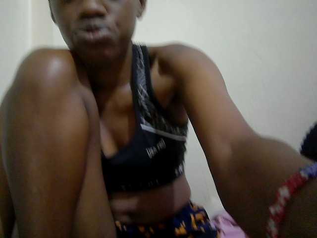 Blackberry83 live cam on BongaCams