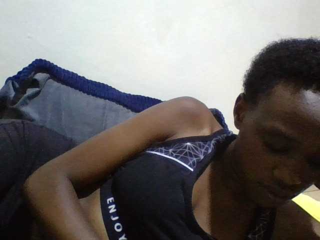 Blackberry83 live cam on BongaCams