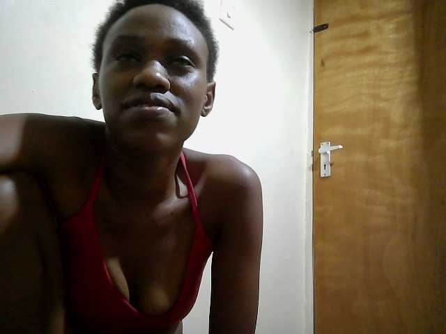 Blackberry83 live cam on BongaCams