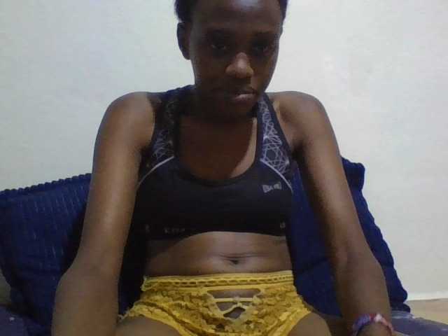 Blackberry83 live cam on BongaCams