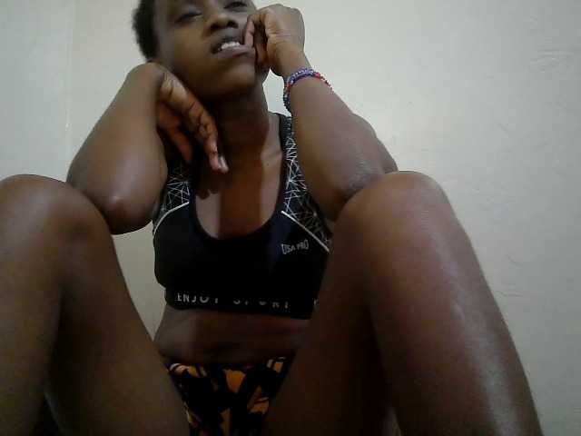 Blackberry83 live cam on BongaCams
