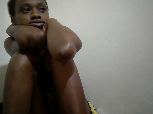 Blackberry83 live cam on BongaCams
