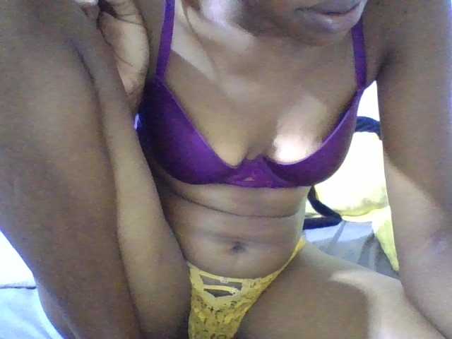 Blackberry83 live cam on BongaCams